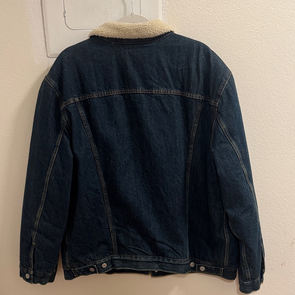 Levi's Dark Blue Denim Jacket with Cream Sherpa Collar - Picture 3 of 5
